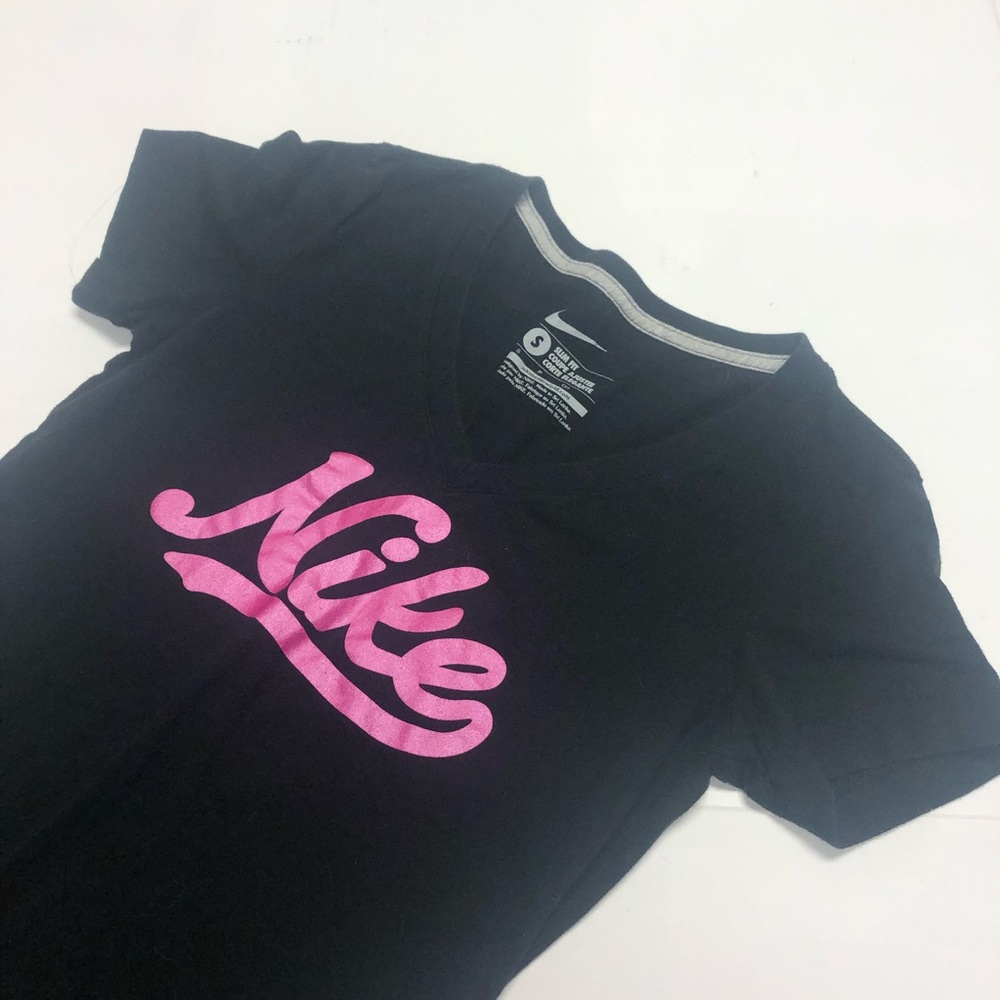 Nike Slim Fit V-Neck Tee